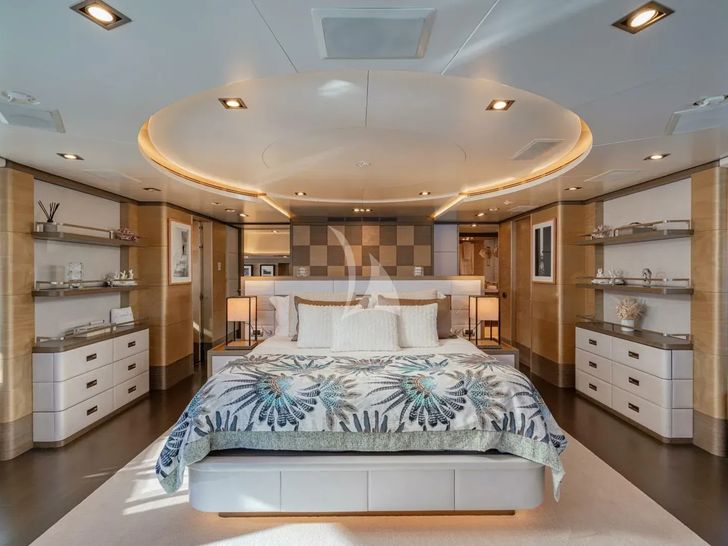 JUSTA DELIA Benetti Vision 145 - master cabin JUSTA DELIA Benetti Vision 145 - master cabin