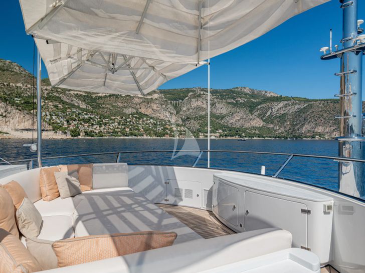 JUSTA DELIA Benetti Vision 145 - sun deck bronzing area JUSTA DELIA Benetti Vision 145 - sun deck bronzing area