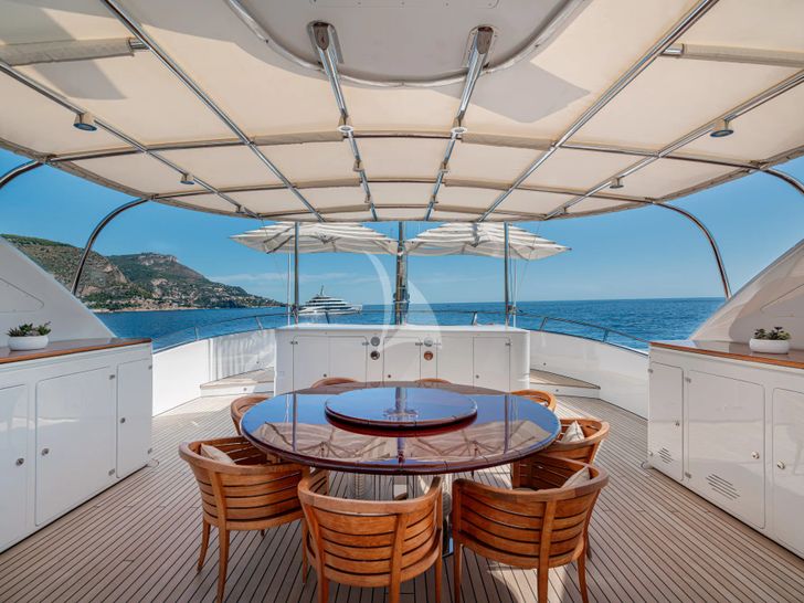 JUSTA DELIA Benetti Vision 145 - sun deck dining area JUSTA DELIA Benetti Vision 145 - sun deck dining area