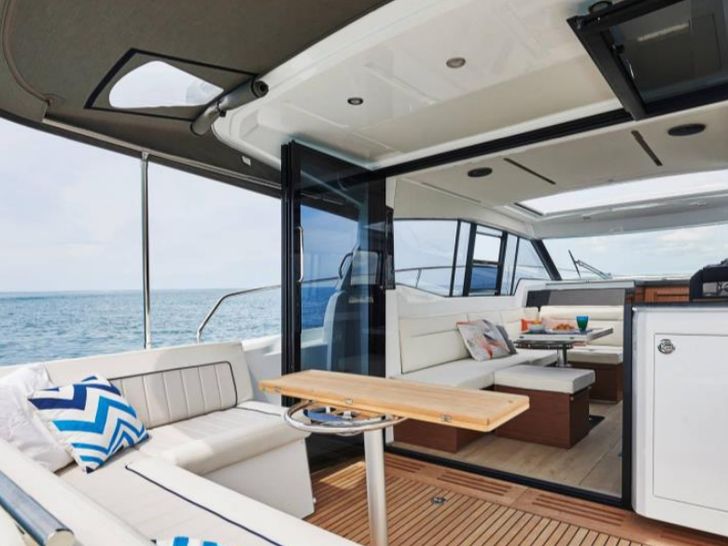 Jeanneau 37 NC - aft deck Jeanneau 37 NC - aft deck