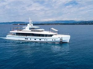 JESMA II - Admiral 40m - 5 Cabins - Athens - Mykonos - Paros JESMA II - Admiral 40m - 5 Cabins - Athens - Mykonos - Paros