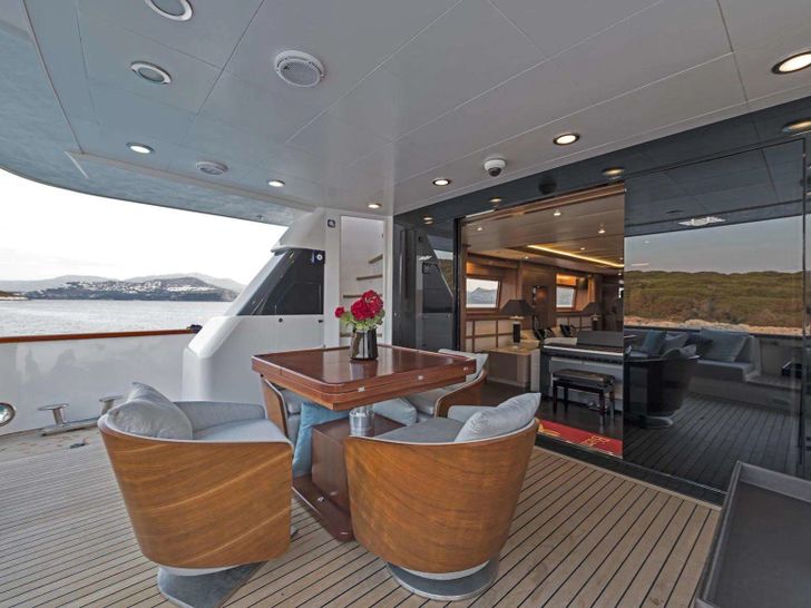 KALIMERA Cantieri di Pisa 31m - aft deck KALIMERA Cantieri di Pisa 31m - aft deck