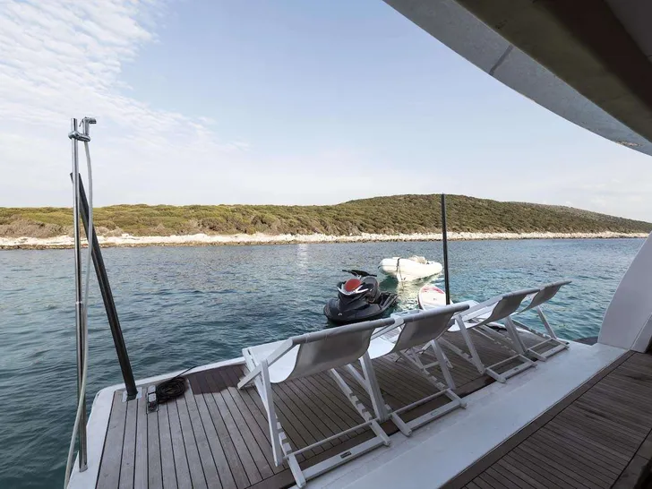 KALIMERA Cantieri di Pisa 31m - swim platform with foldable chairs KALIMERA Cantieri di Pisa 31m - swim platform with foldable chairs