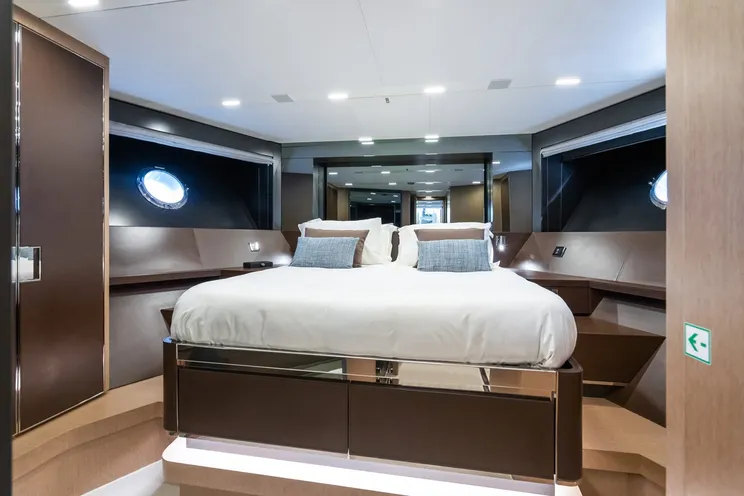 Charter Yacht KAR - Riva Folgore 88 - 4 Cabins - Salerno - Sorrento - Amalfi Coast - Italy