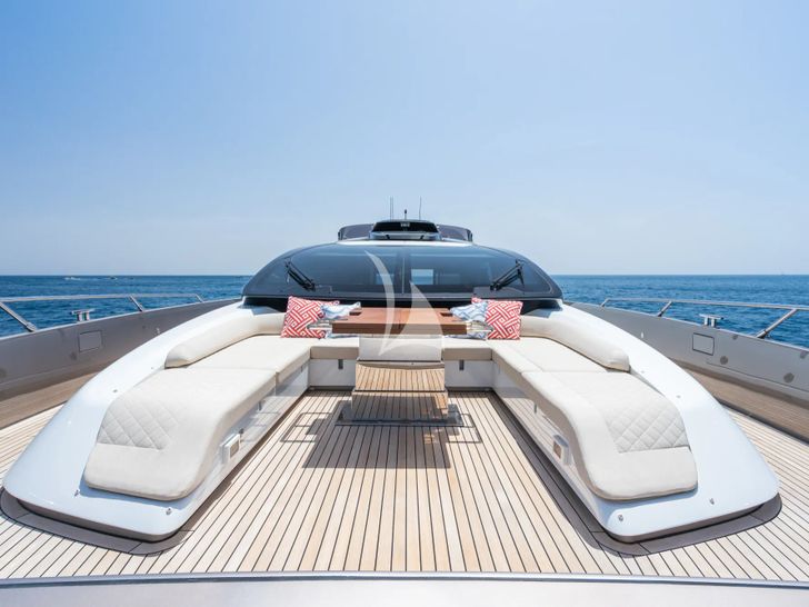 KAR Riva Folgore 88 - foredeck lounge KAR Riva Folgore 88 - foredeck lounge