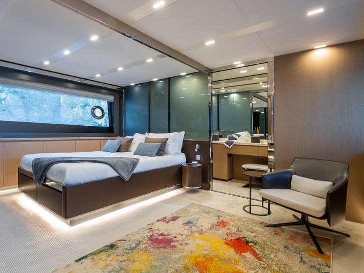 KAR Riva Folgore 88 - master cabin KAR Riva Folgore 88 - master cabin