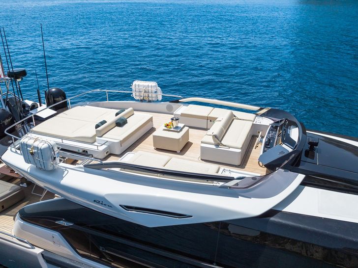 KAR Riva Folgore 88 - sundeck KAR Riva Folgore 88 - sundeck