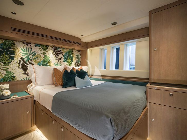 KARIBU Oyster 885 - VIP cabin 1 KARIBU Oyster 885 - VIP cabin 1