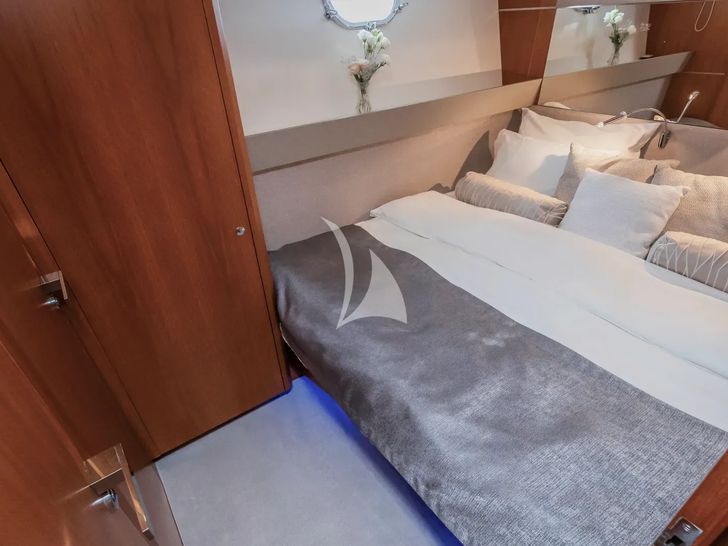 KARISMA Canados 86 - VIP cabin 2 KARISMA Canados 86 - VIP cabin 2