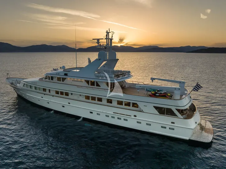 KASSANDRA Feadship 47m - anchored side profile KASSANDRA Feadship 47m - anchored side profile