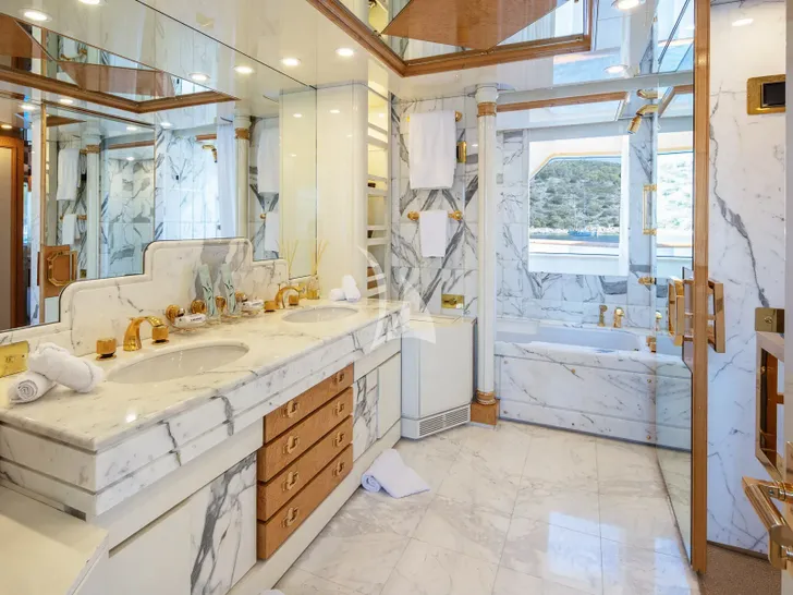 KASSANDRA Feadship 47m - master cabin bathroom KASSANDRA Feadship 47m - master cabin bathroom