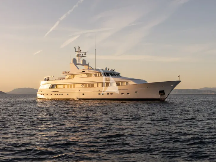 KASSANDRA Feadship 47m - side profile under the sunset KASSANDRA Feadship 47m - side profile under the sunset