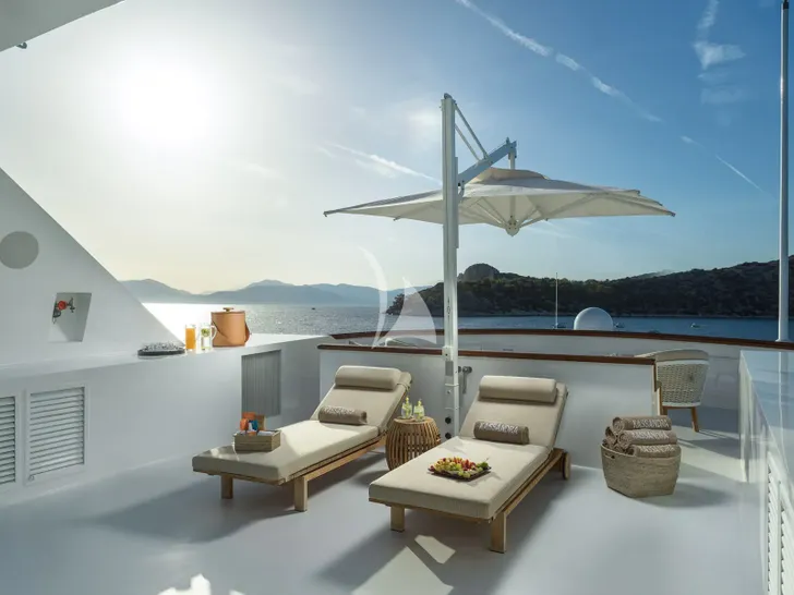 KASSANDRA Feadship 47m - sun beds KASSANDRA Feadship 47m - sun beds