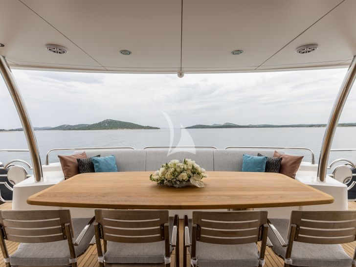 KATARIINA 37m Sunseeker Aft Deck KATARIINA 37m Sunseeker Aft Deck
