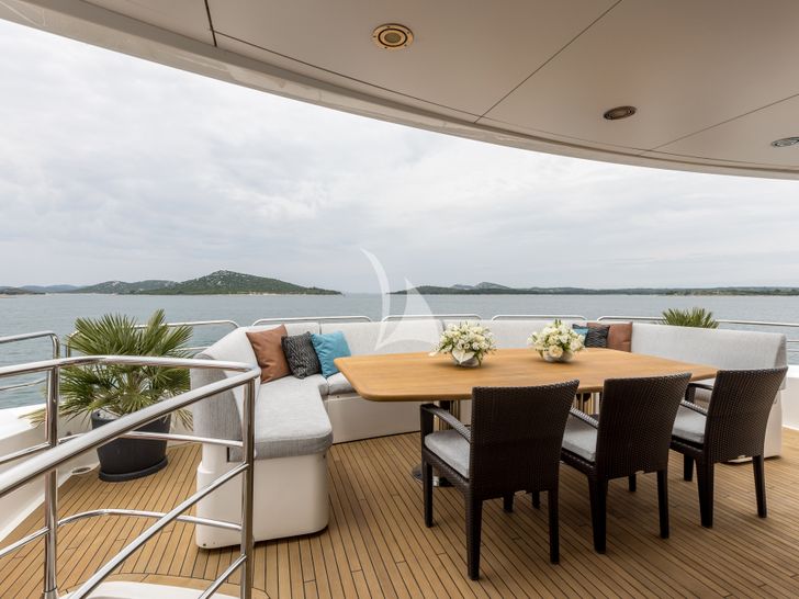 KATARIINA 37m Sunseeker Bridge Dining KATARIINA 37m Sunseeker Bridge Dining