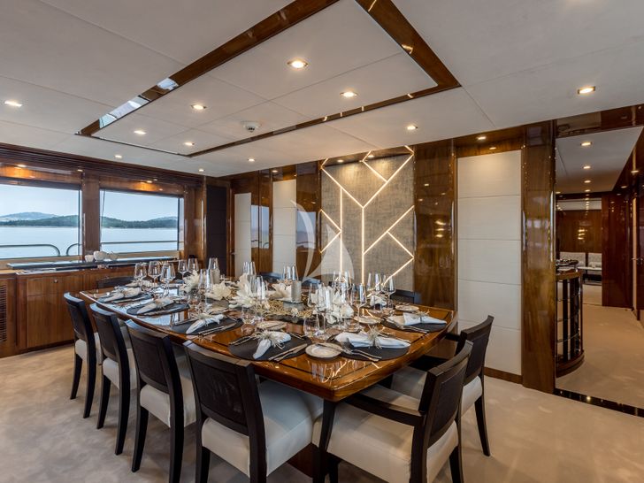 KATARIINA 37m Sunseeker Dining KATARIINA 37m Sunseeker Dining