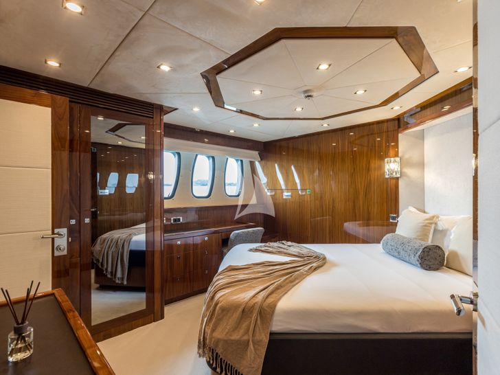 KATARIINA 37m Sunseeker Guest 1 KATARIINA 37m Sunseeker Guest 1