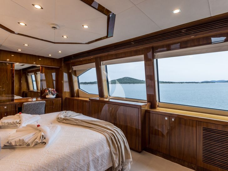 KATARIINA 37m Sunseeker Main VIP KATARIINA 37m Sunseeker Main VIP