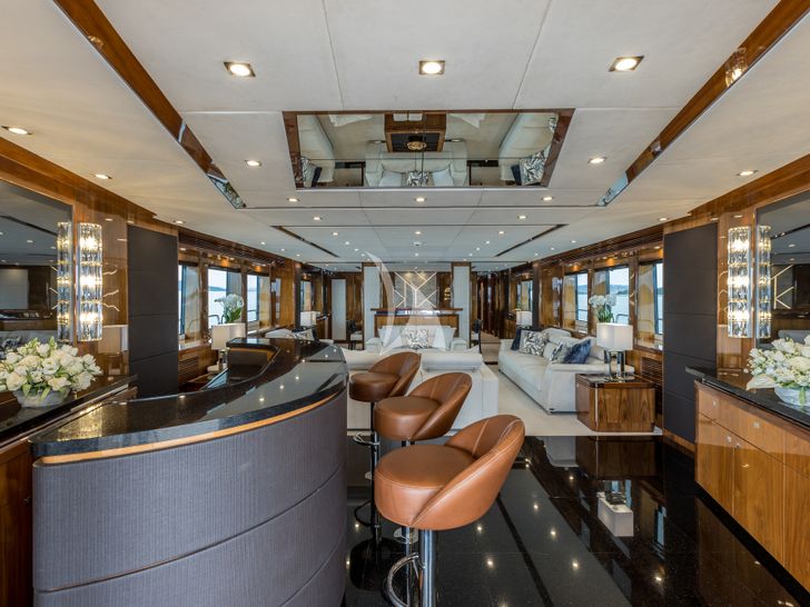 KATARIINA 37m Sunseeker Salon Bar KATARIINA 37m Sunseeker Salon Bar