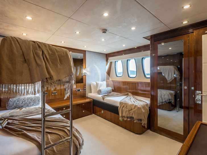 KATARIINA 37m Sunseeker Twin KATARIINA 37m Sunseeker Twin