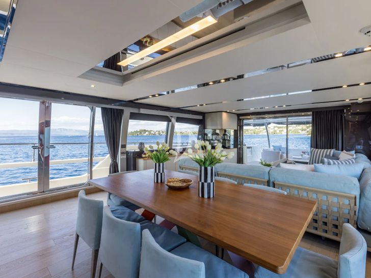 KATARIINA XO Ferretti 960 - main dining area KATARIINA XO Ferretti 960 - main dining area
