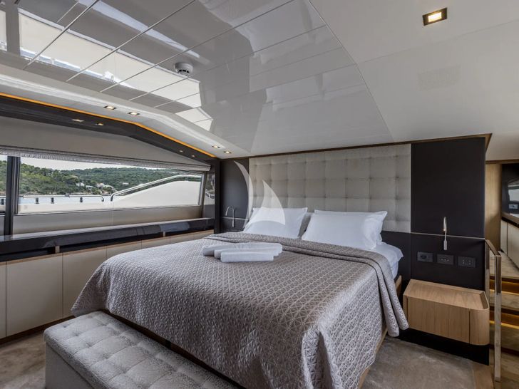 KATARIINA XO Ferretti 960 - master cabin KATARIINA XO Ferretti 960 - master cabin