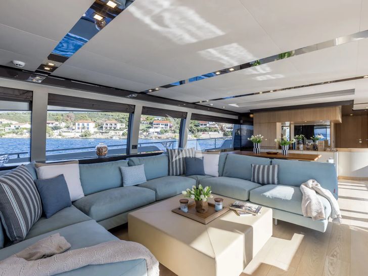 KATARIINA XO Ferretti 960 - saloon seating KATARIINA XO Ferretti 960 - saloon seating