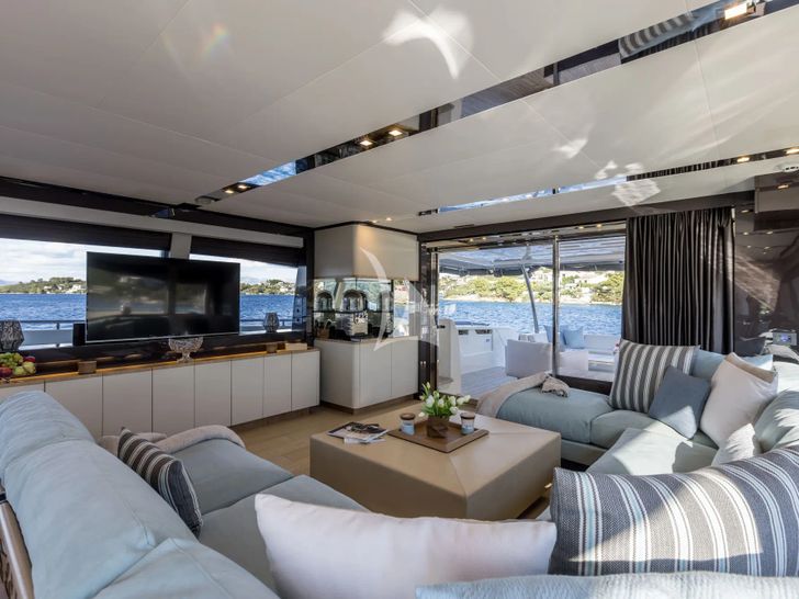 KATARIINA XO Ferretti 960 - saloon with TV KATARIINA XO Ferretti 960 - saloon with TV