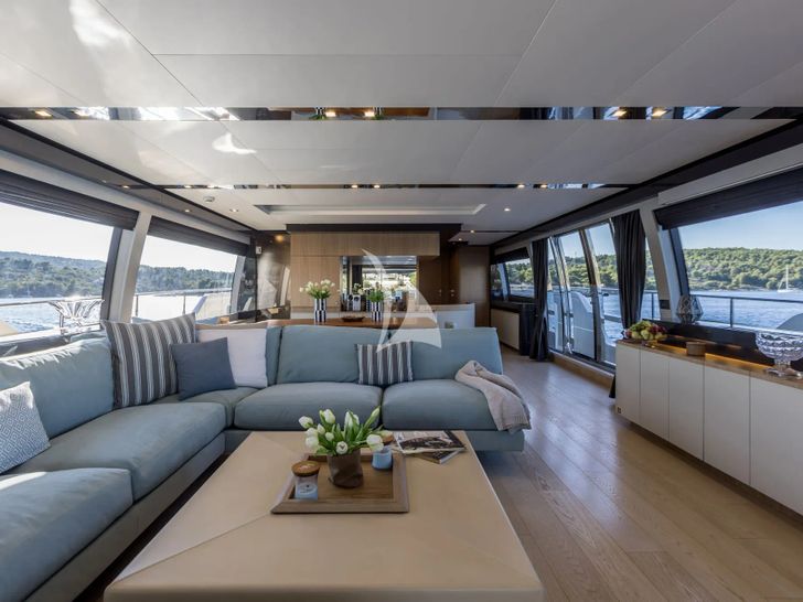 KATARIINA XO Ferretti 960 - saloon KATARIINA XO Ferretti 960 - saloon