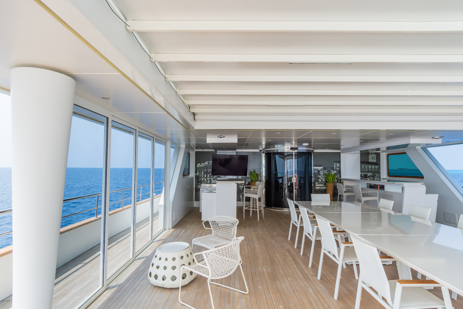 KATINA Brodosplit 60m - alfresco bar and dining area
