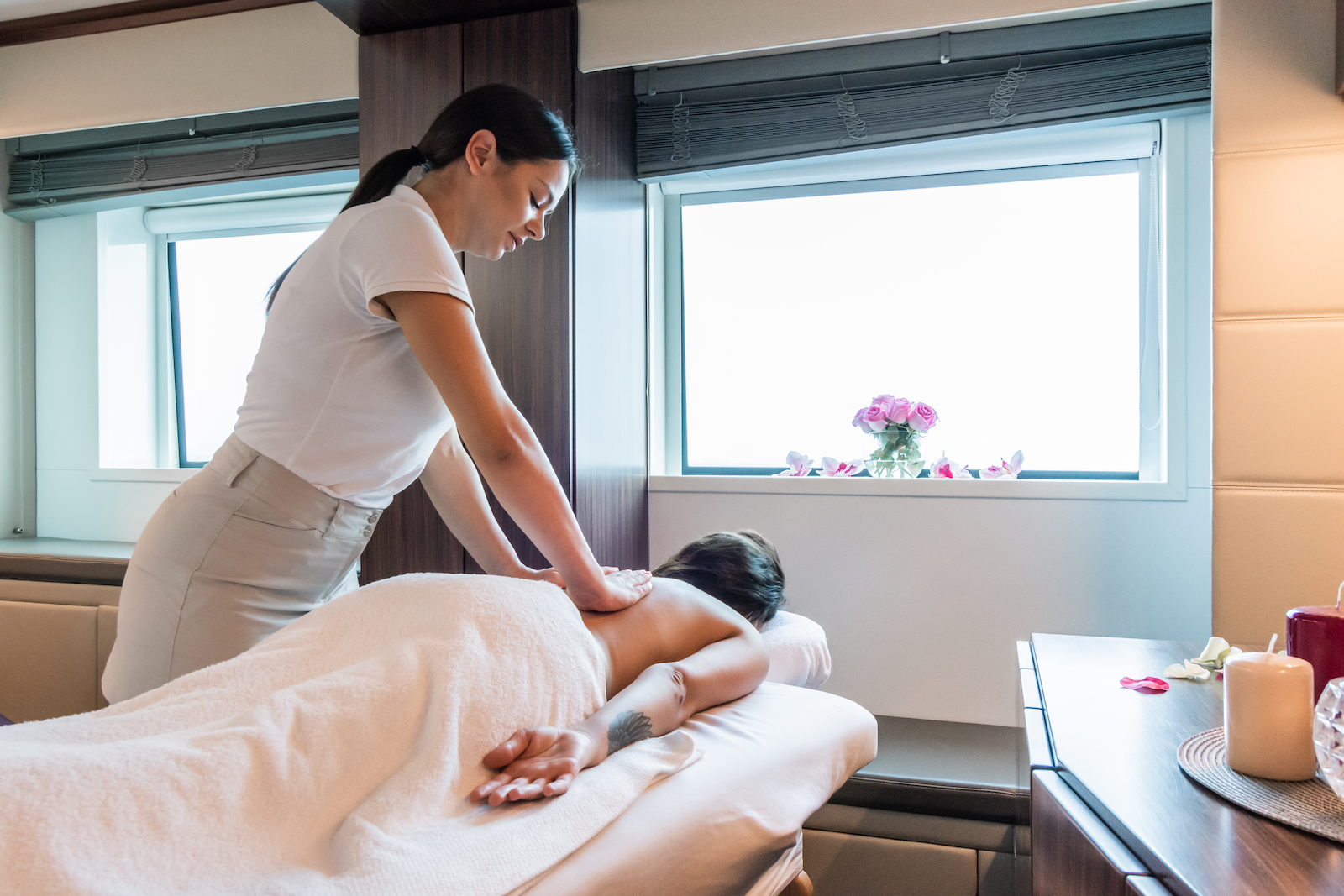 KATINA Brodosplit 60m - massage room