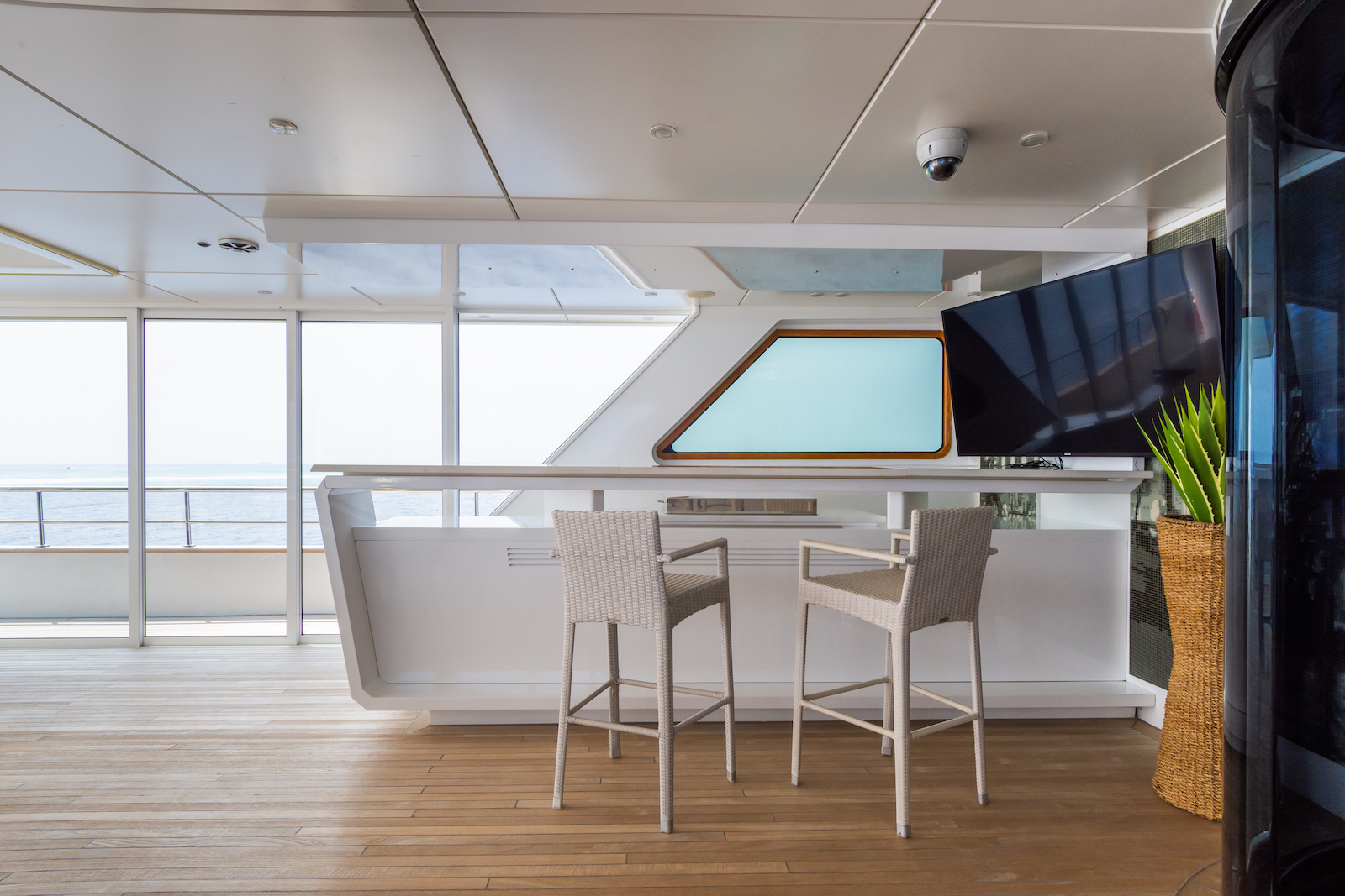 KATINA Brodosplit 60m - upper deck bar