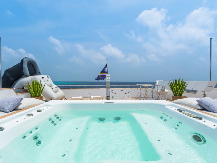 KATINA Brodosplit 60m - sky deck jacuzzi KATINA Brodosplit 60m - sky deck jacuzzi