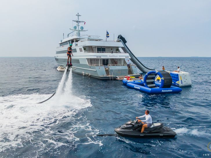 KATINA Brodosplit 60m - water activities KATINA Brodosplit 60m - water activities