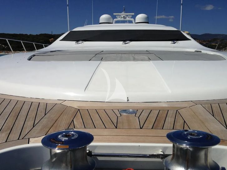 KAWAI Mangusta 92 - foredeck KAWAI Mangusta 92 - foredeck