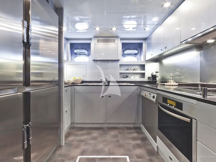 KAWAI Mangusta 92 - galley KAWAI Mangusta 92 - galley