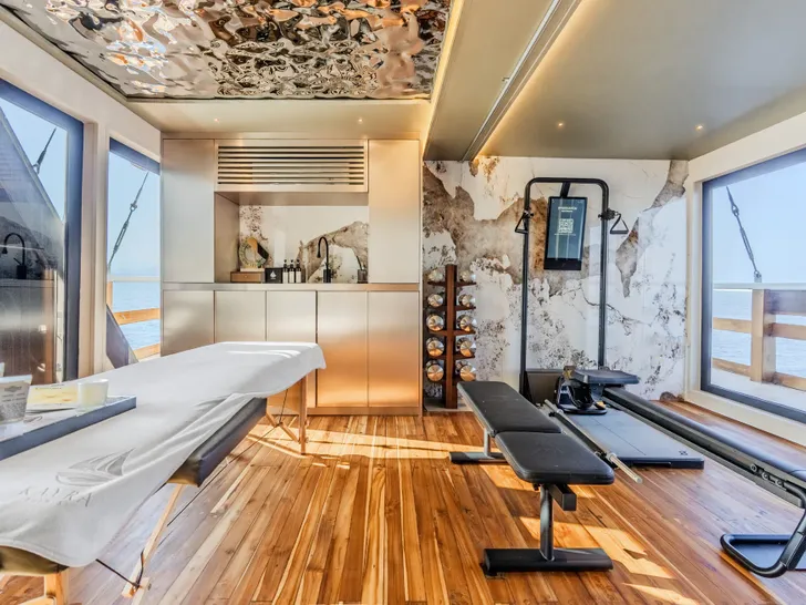 KAYRA Phinisi 38m - gym and massage room KAYRA Phinisi 38m - gym and massage room