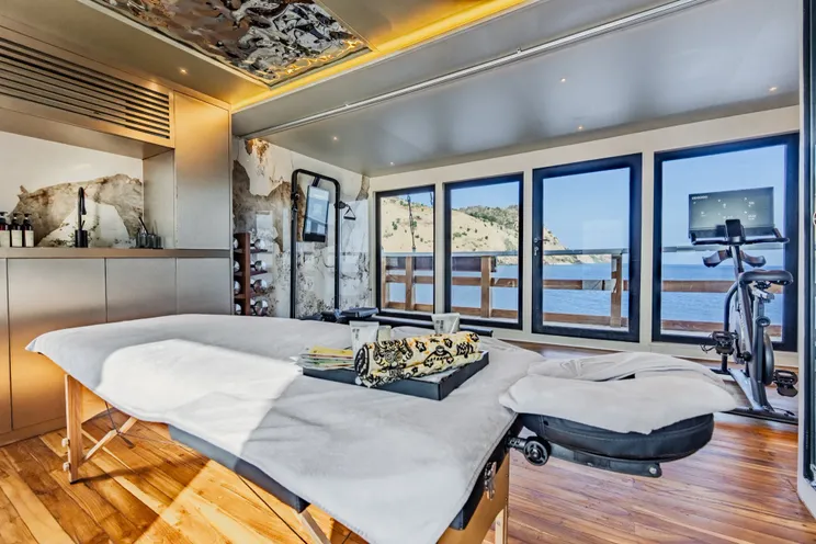 Charter Yacht KAYRA - Phinisi 38m - 4 Cabins - Labuan Bajo - Komodo - Indonesia