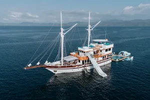 KAYRA - Phinisi 38m - 4 Cabins - Labuan Bajo - Komodo - Indonesia KAYRA - Phinisi 38m - 4 Cabins - Labuan Bajo - Komodo - Indonesia