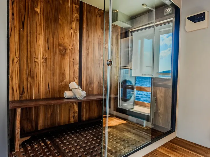 KAYRA Phinisi 38m - sauna KAYRA Phinisi 38m - sauna