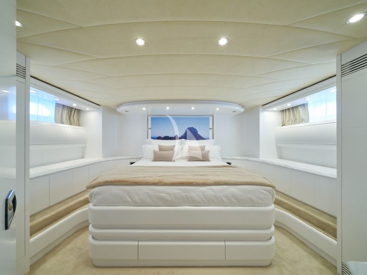 KIAWAH II Astondoa 95 GLX - VIP cabin 1 KIAWAH II Astondoa 95 GLX - VIP cabin 1