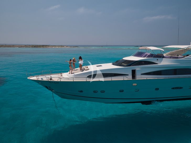 KIAWAH II Astondoa 95 GLX - foredeck KIAWAH II Astondoa 95 GLX - foredeck