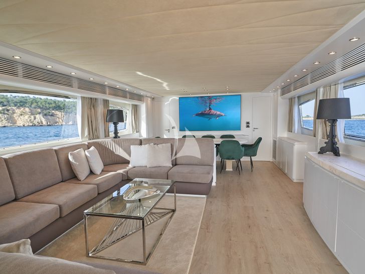 KIAWAH II Astondoa 95 GLX - main saloon KIAWAH II Astondoa 95 GLX - main saloon