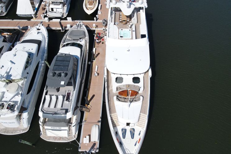 Charter Yacht KIMBERLIE - IAG 127 - 6 Cabins - Nassau - Exumas - Bahamas