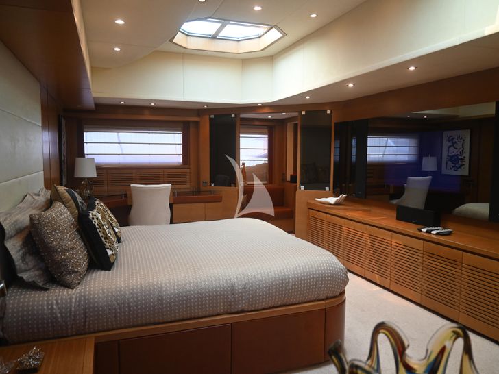 KIMBERLIE IAG Yacht 38m master cabin