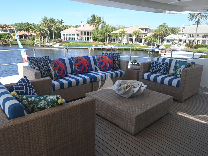 KIMBERLIE IAG 127 - skydeck aft lounge KIMBERLIE IAG 127 - skydeck aft lounge