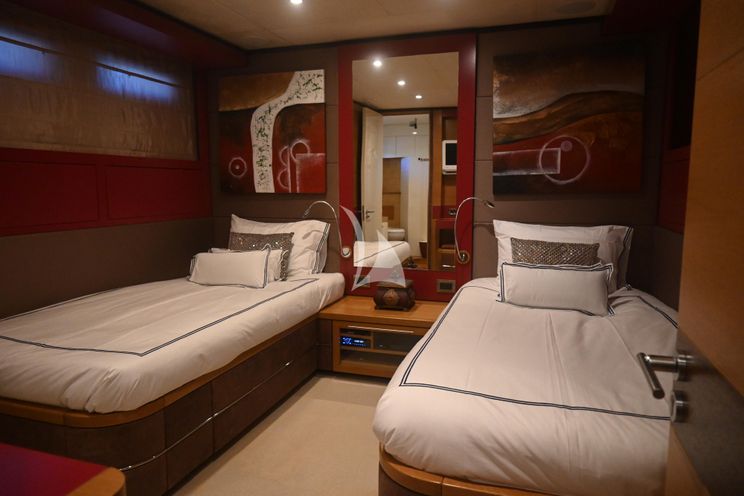 Charter Yacht KIMBERLIE - IAG 127 - 6 Cabins - Nassau - Exumas - Bahamas
