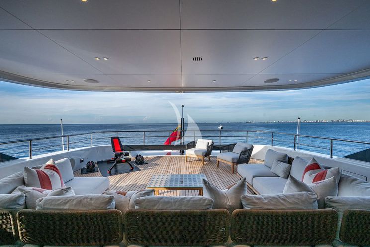Charter Yacht KINGS LAIR - Benetti Oasis 34m - 5 Cabins - Nassau - Exumas - Bahamas