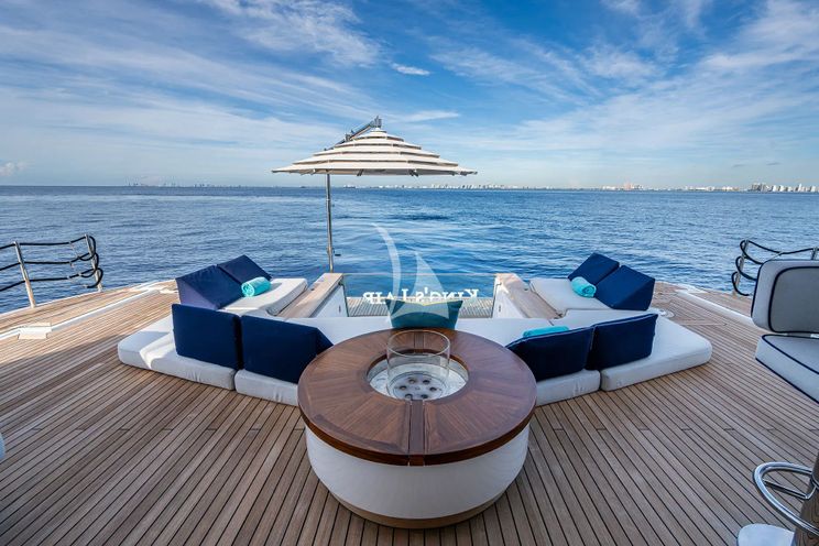 Charter Yacht KINGS LAIR - Benetti Oasis 34m - 5 Cabins - Nassau - Exumas - Bahamas