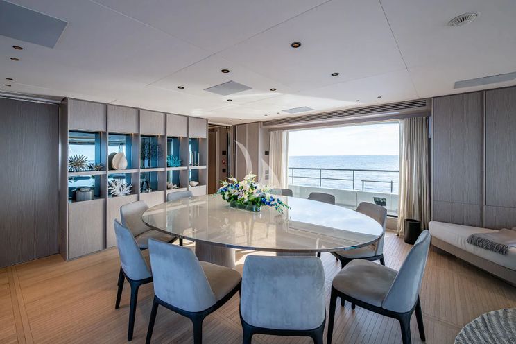 Charter Yacht KINGS LAIR - Benetti Oasis 34m - 5 Cabins - Nassau - Exumas - Bahamas